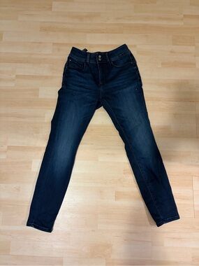 Guess Women's Dark Blue Stretch  Shape up Jeans- size 29
